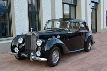 ROLLS-ROYCE Silver Dawn